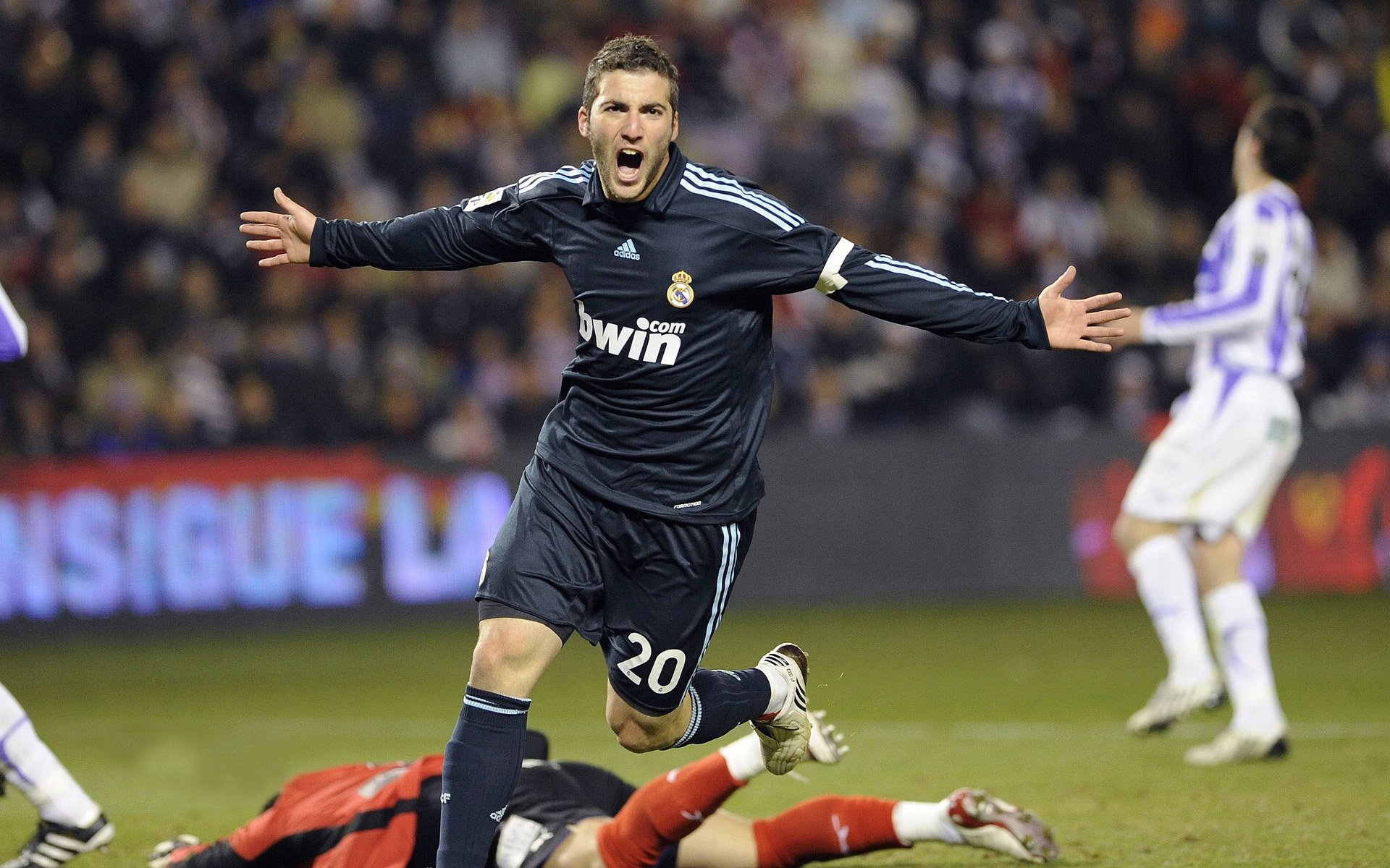 皇马主场首秀，多特远征尤文！欧冠首轮燃起战火，欧冠皇马逆转多特